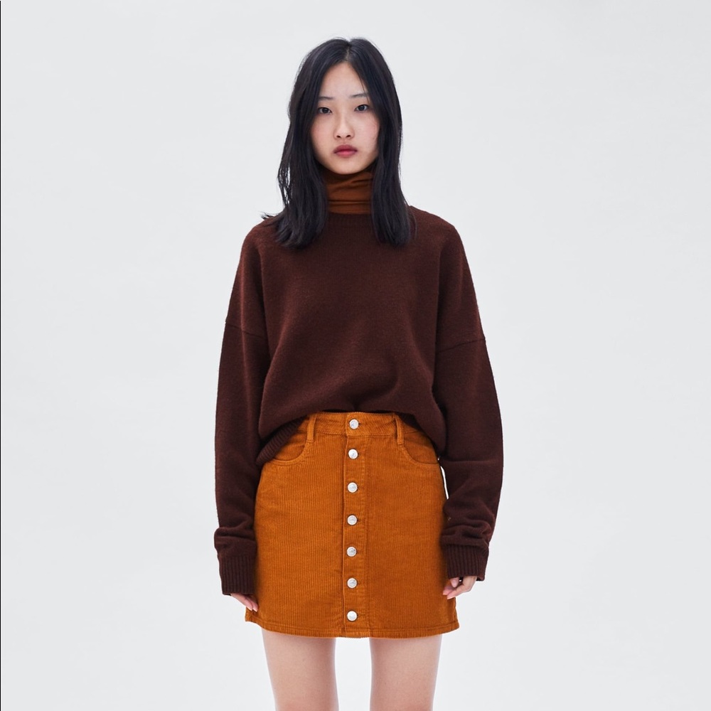 🍌 Zara Corduroy Orange Skirt Button down